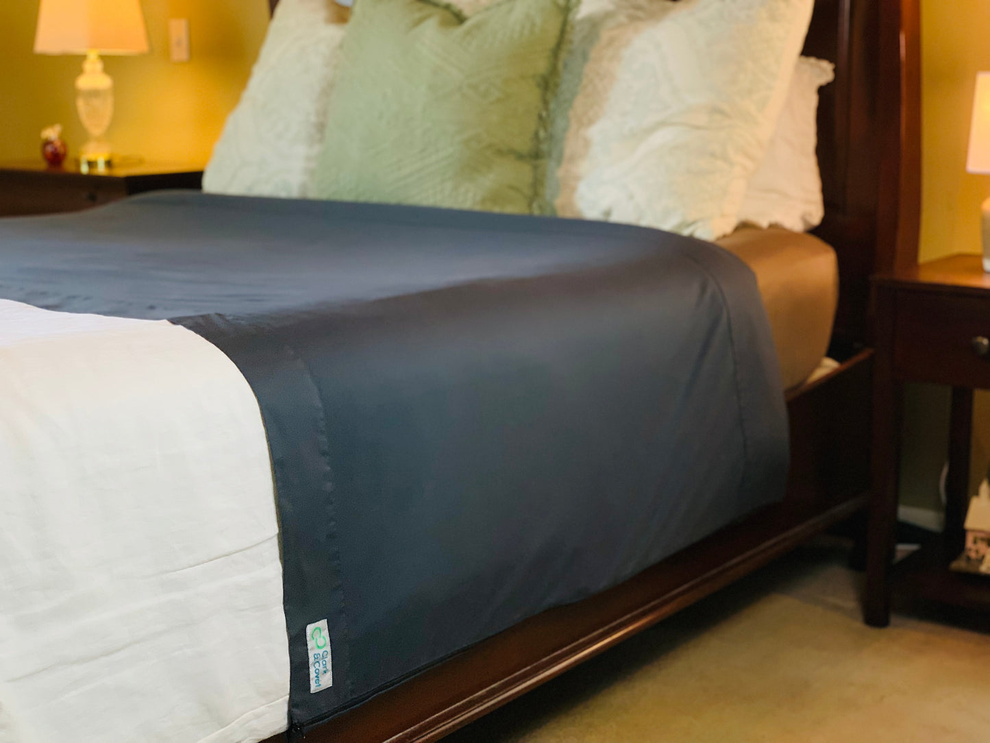 VACACOVÉT™ Total Travel Bedding Solution